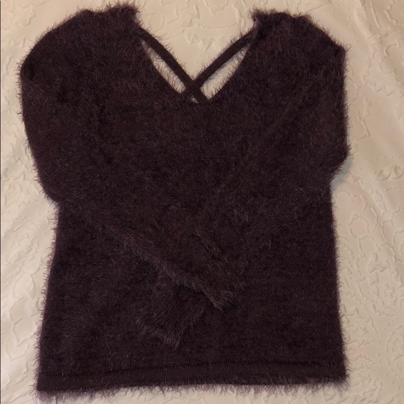 Fuzzy v-neck sweater - Picture 3 of 3